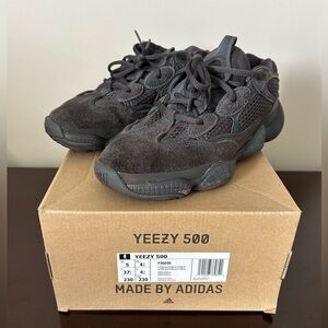 Yeezy 500 utility black